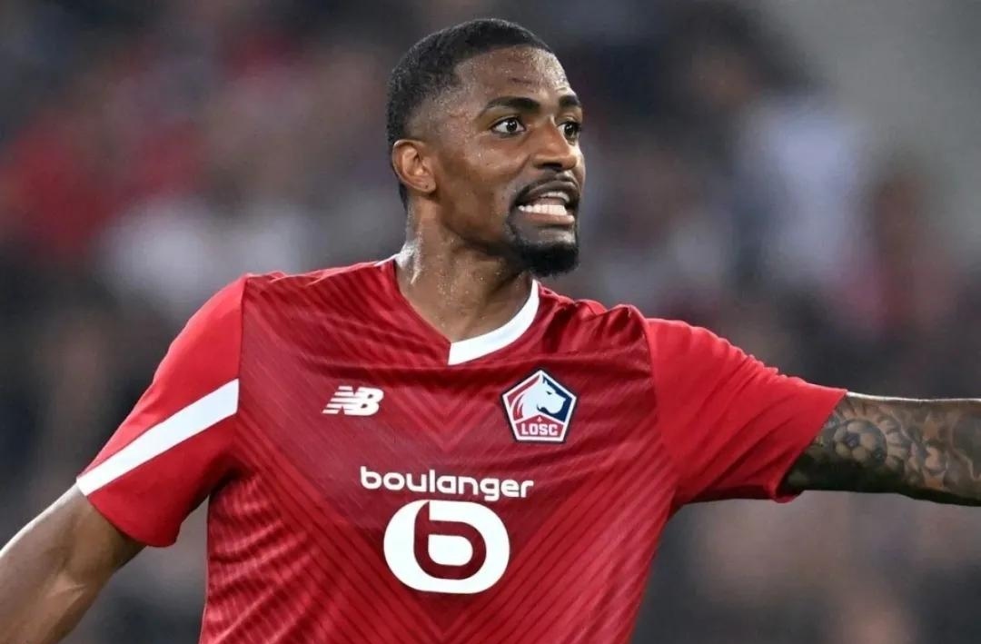 英雄联盟s15-冲刺阶段那不勒斯备战法甲，主帅复盘细节曝光，更衣室稳定，身体对抗强度拉满的简单介绍